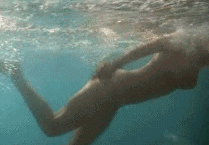 [part2] 71 underwater erotic GIF images! Boobs and buttocks that shake with buoyancy that feels cool 54th image