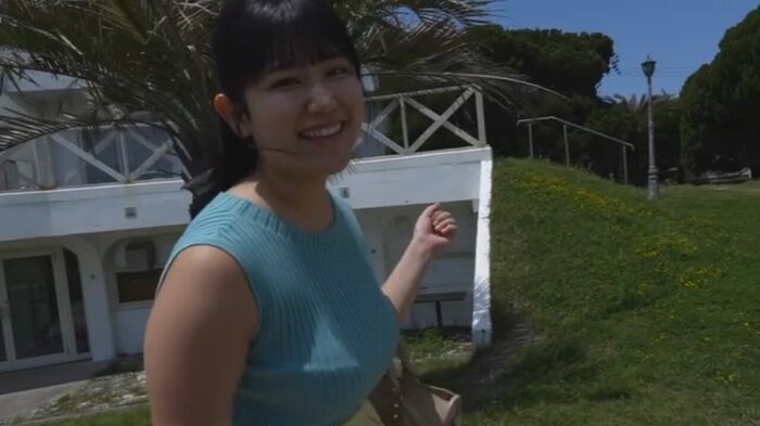 An innocent beautiful girl with an I cup, a naughty image DVD that will be released wwwwwwww Natsu Asano, boldly exposing a thin and perfectly finished body!! Video image summary of the new 'Natsu Melon'! 4th image