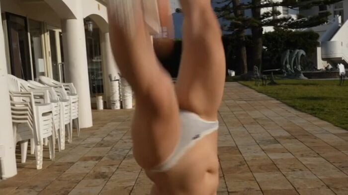 An innocent beautiful girl with an I cup, a naughty image DVD that will be released wwwwwwww Natsu Asano, boldly exposing a thin and perfectly finished body!! Video image summary of the new 'Natsu Melon'! 40th image