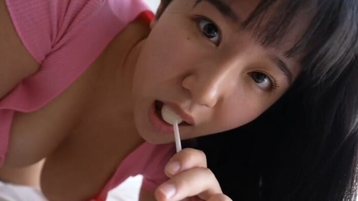 An innocent beautiful girl with an I cup, a naughty image DVD that will be released wwwwwwww Natsu Asano, boldly exposing a thin and perfectly finished body!! Video image summary of the new 'Natsu Melon'! 47th image