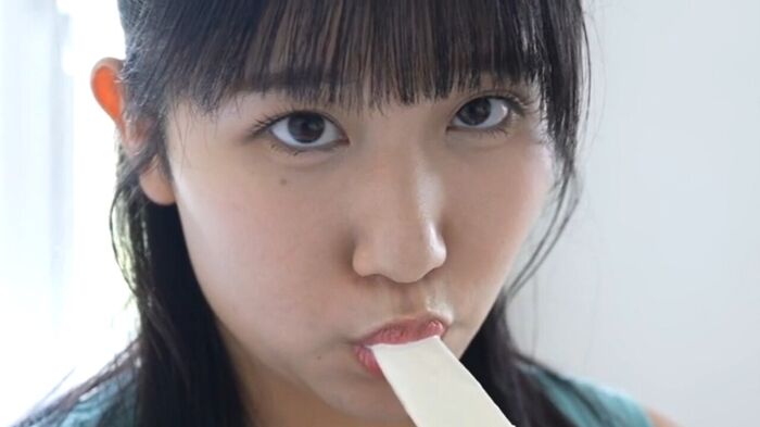 An innocent beautiful girl with an I cup, a naughty image DVD that will be released wwwwwwww Natsu Asano, boldly exposing a thin and perfectly finished body!! Video image summary of the new 'Natsu Melon'! 5th image