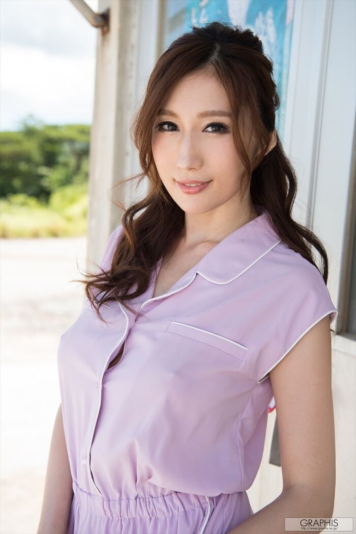 Julia 3th image