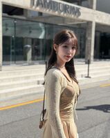 長髮妹「采瑄Ning」飽滿美乳令人amazing豔 大飽眼福 (10P)