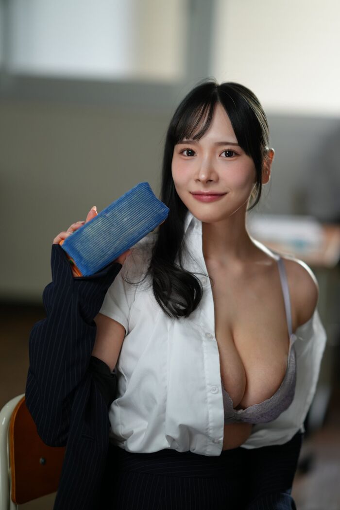 Birthmark and boobs image of an AV actress who emphasizes and seduces the cleavage of big Vol.54 22th image
