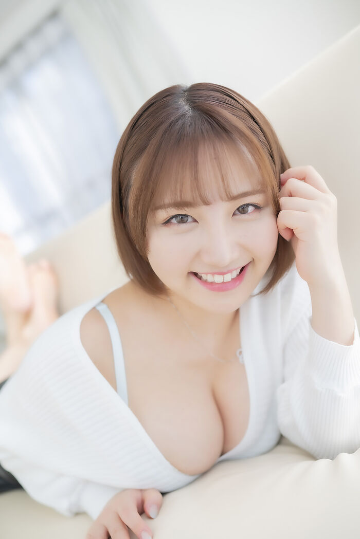 Birthmark and boobs image of an AV actress who emphasizes and seduces the cleavage of big Vol.54 40th image